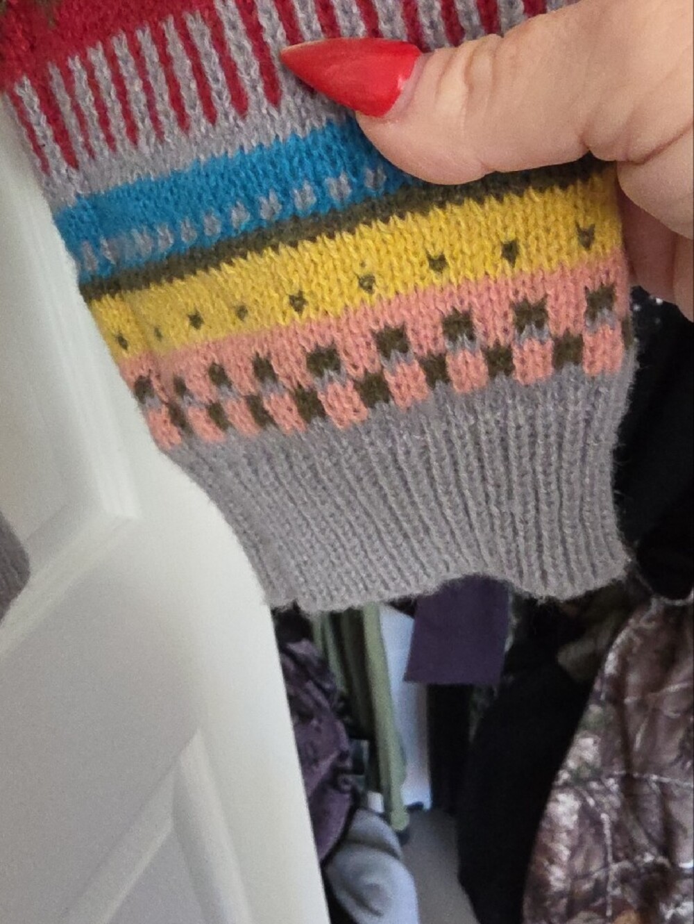 Vintage Light Gray Fair Isle Crewneck Sweater with Multicolor Yoke - Picture 3 of 8